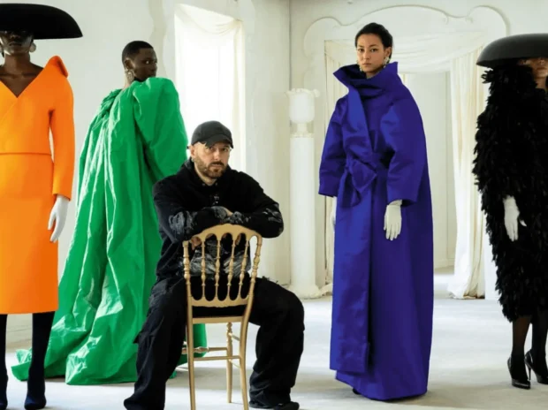 Demna Gvasalia y su colección tributo a Cristóbal Balenciaga, 2021