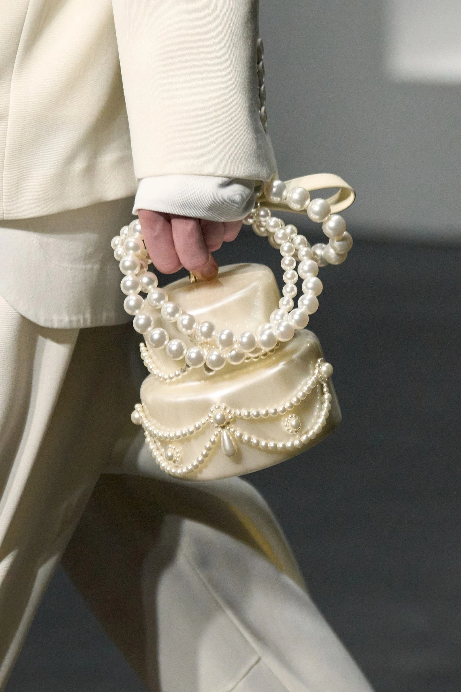 El pearlcore, presente en el desfile más reciente de Simone Rocha