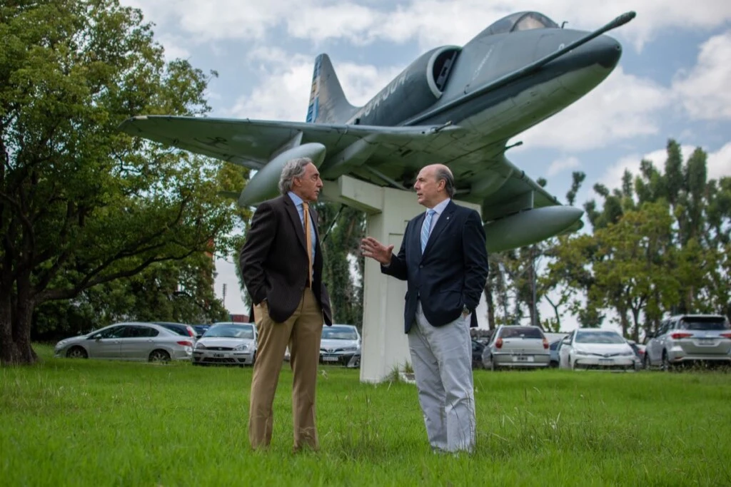 Augusto Bedacarratz y Armando Mayora, los pilotos de Malvinas que hundieron al Sheffield