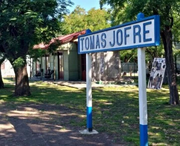 Cómo es y qué se puede hacer en Tomás Jofré, el pueblo que seduce con sus asados