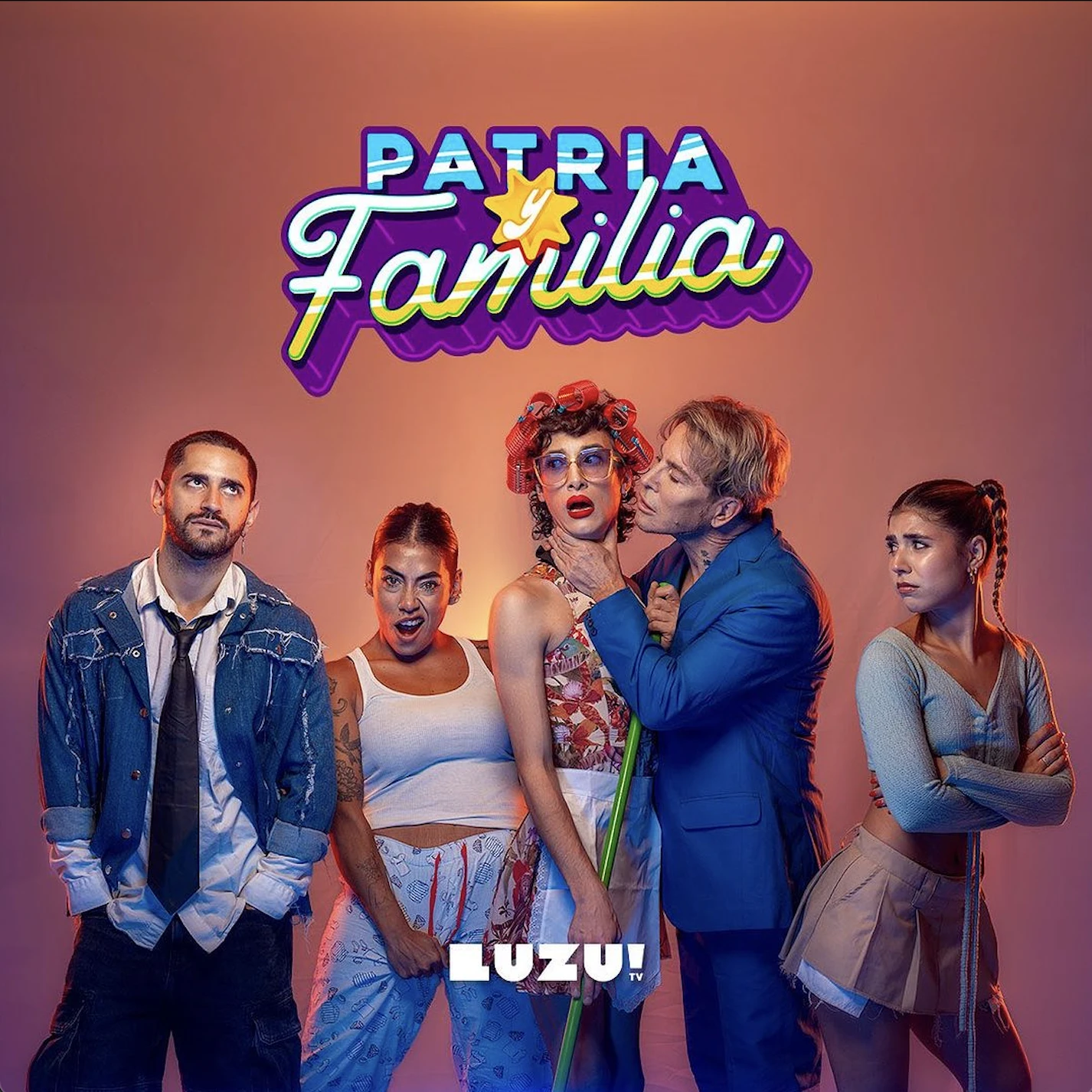 Patria y familia, el programa de las tardes de Luzu TV. 