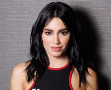 Lali se puso a llorar en un reality español y conmovió al público