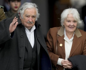 José Pepe Mujica junto a su esposa