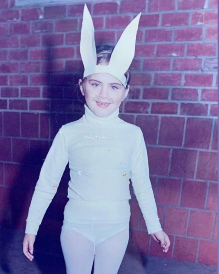 "Era una niña muy alegre y muy solitaria. A los 5 años trataba de llamar la atención de mis papás, que me vean y que me escuchen...", dijo Silvina Luna en una nota en donde habló sobre cómo fue su infancia.