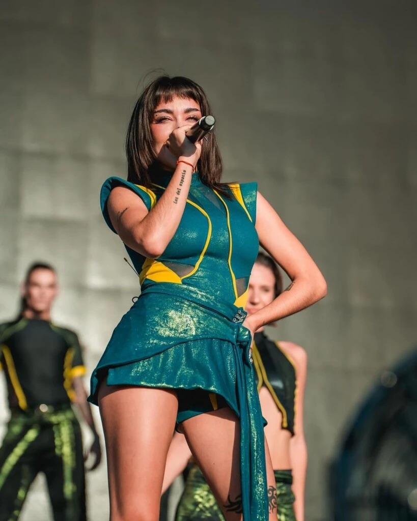 María Becerra en España