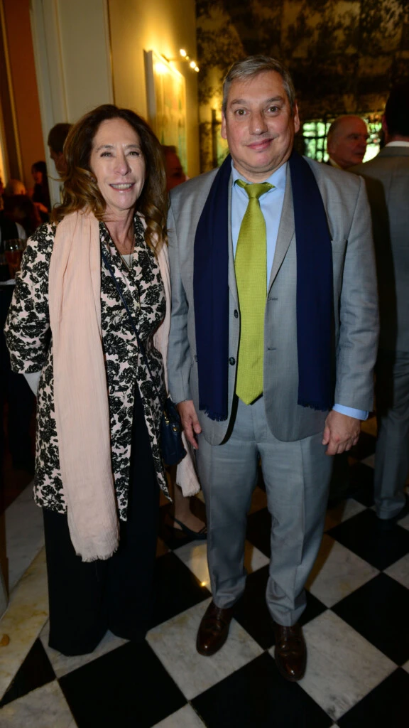 Carlos Enciso, el embajador de Uruguay, entre los invitados. 