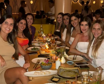 Unas horas antes de la final, las esposas de los jugadores se juntaron en un restaurante de Miami para festejar el cumpleaños de Jorgelina Cardoso.