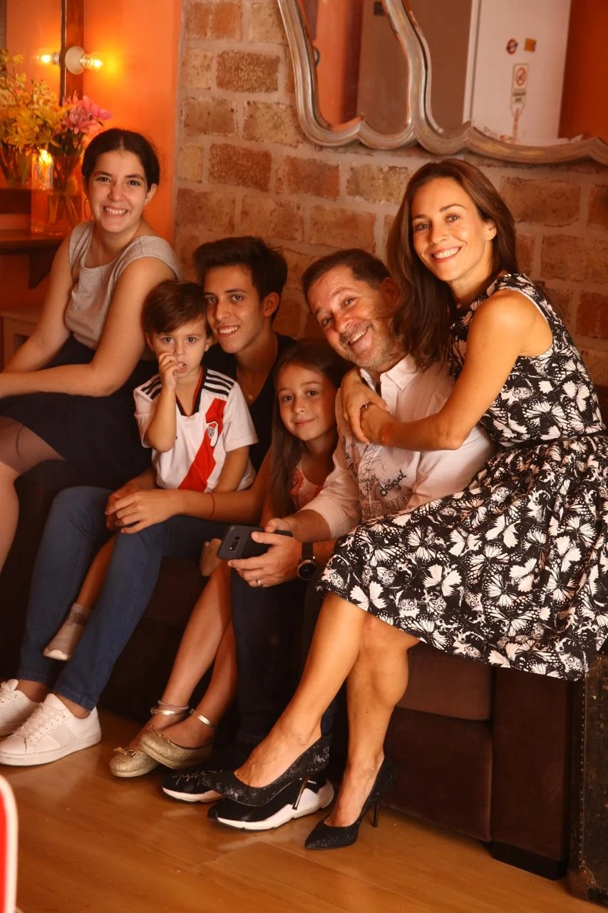 La familia ensamblada de Judi Kovalovsky y Paul Kirzner.