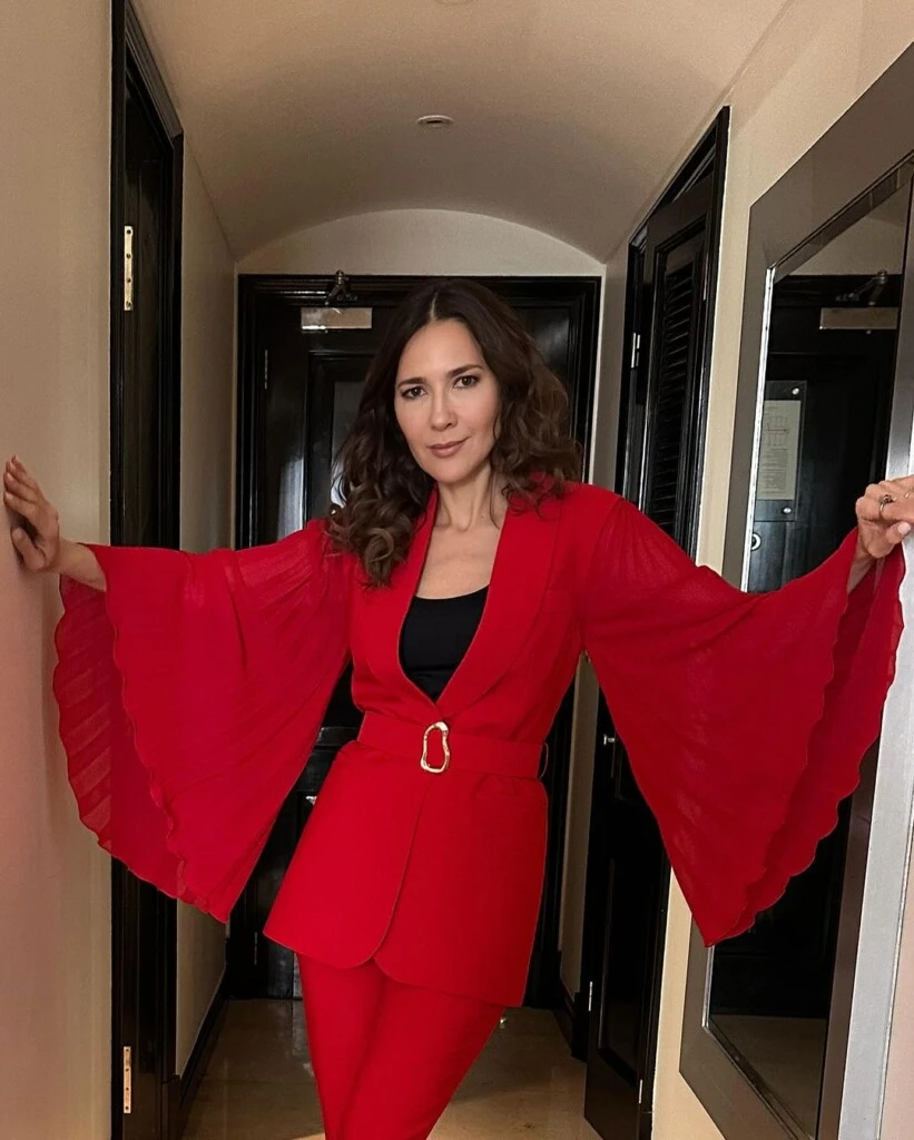 Los especialistas indican que el rojo da poder y presencia.