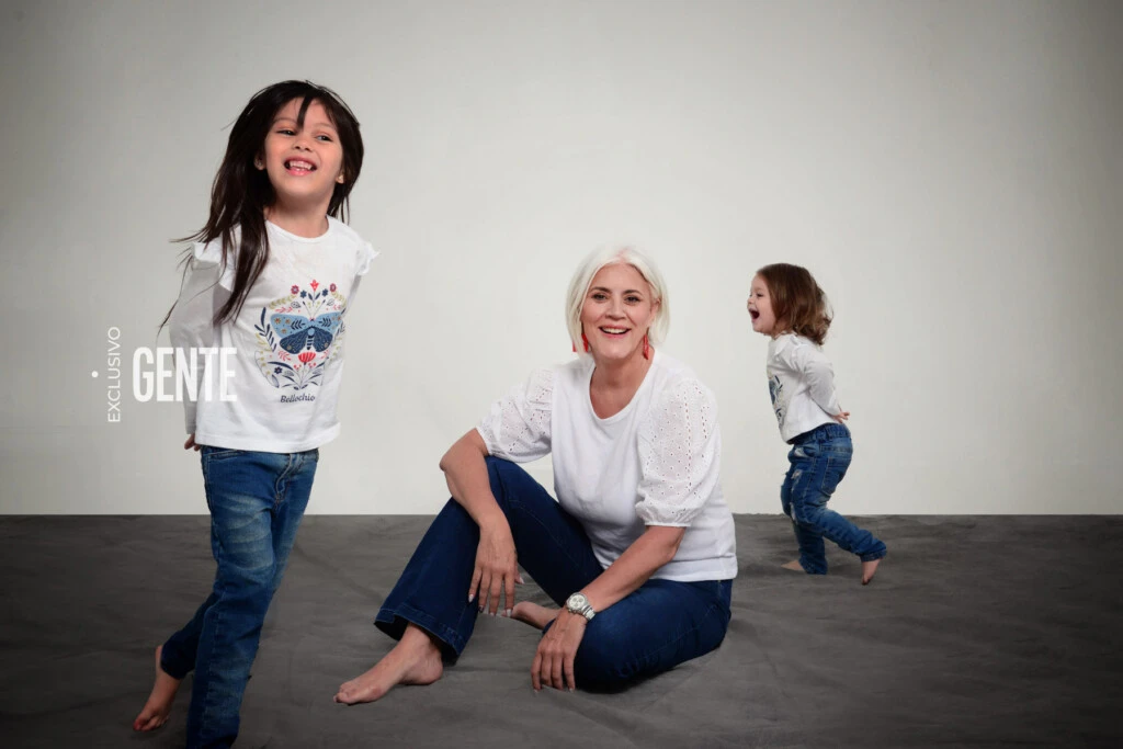 “Mi límite es no trabajar los fines de semana porque es el momento que tenemos para estar disfrutando. La profesión me lo permite. ¿Sabes la cantidad de minas que son madres solteras y no por elección y tienen que tener más de un laburo?”, reflexiona.