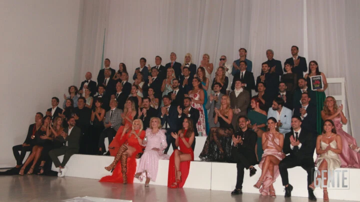 Una toma del icónico shooting de tapa de Personajes del Año 2024, desde el back