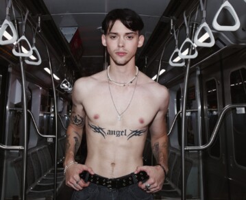 Felipe Fort debutó como modelo en un vagón de subte: las mejores fotos de su performance en la pasarela