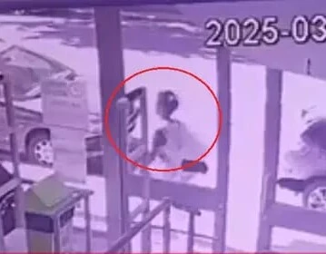 Mujer abandonó a un bebé en un contenedor