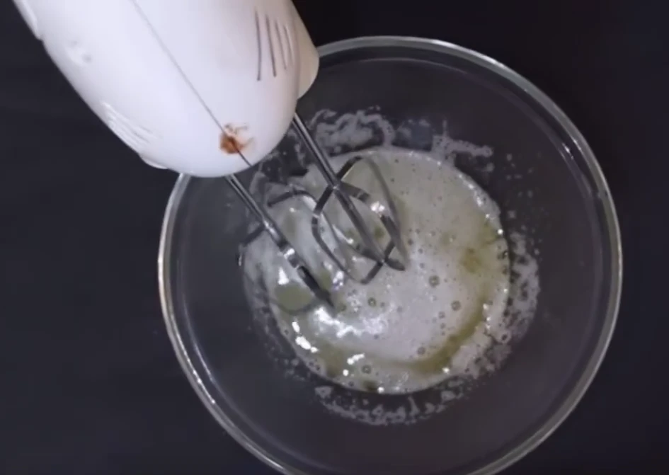 Esteban Bullrich cocina Lemon pie con su hija Paz