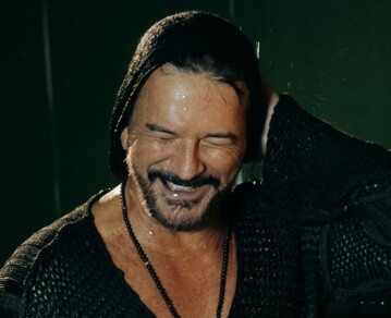 Ricardo Arjona presentó el videoclip de “70%”, una de las canciones de su nuevo disco “Seco”