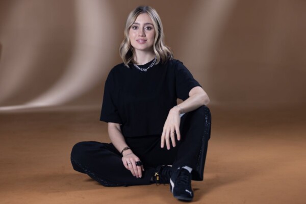 Morena Beltrán para Gente, por Chris Beliera