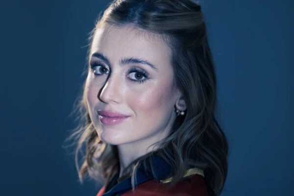 Morena Beltrán para Gente, por Chris Beliera