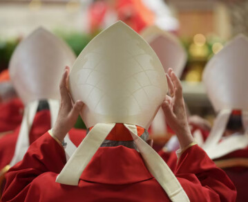 Curiosidades y perspectivas del Cónclave: qué está pasando puertas adentro, cuánto puede durar la elección y cuál es la verdadera historia de la fumata blanca