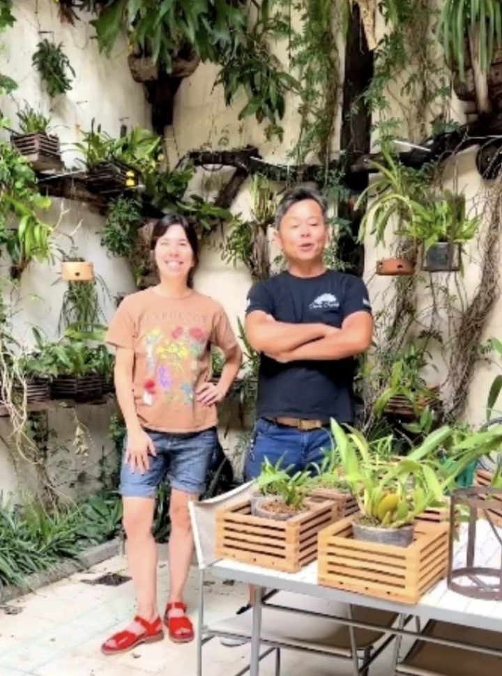 María junto a uno de los referentes de este tipo de plantas. 