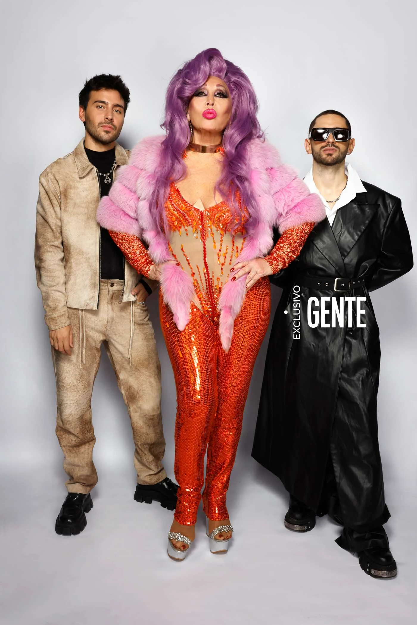 Moria Casán, escoltada por Lizardo Ponce y Fede Popgold. 