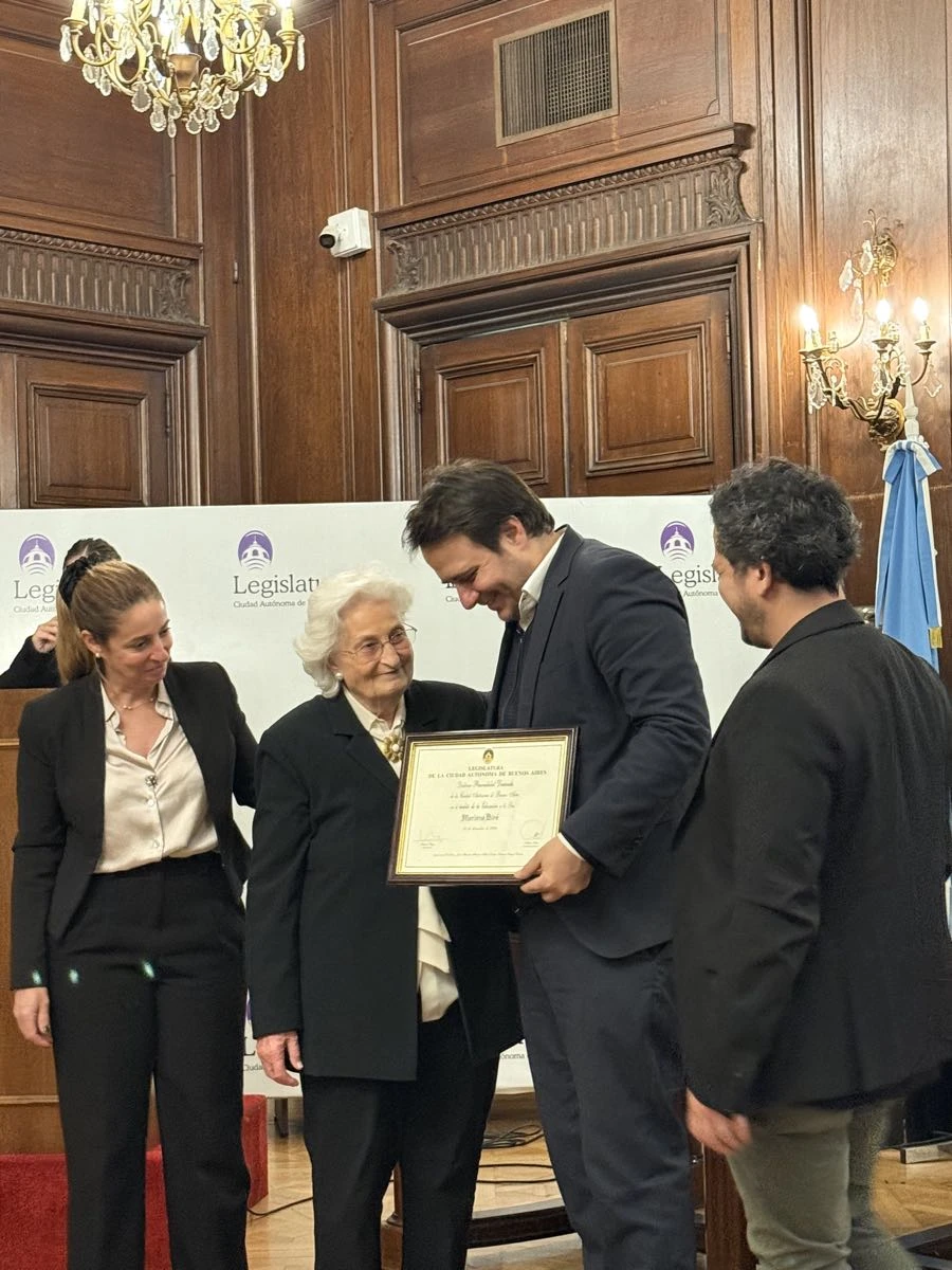 MARIANA BIRO PERSONALIDAD DESTACADA DE LA EDUCACION