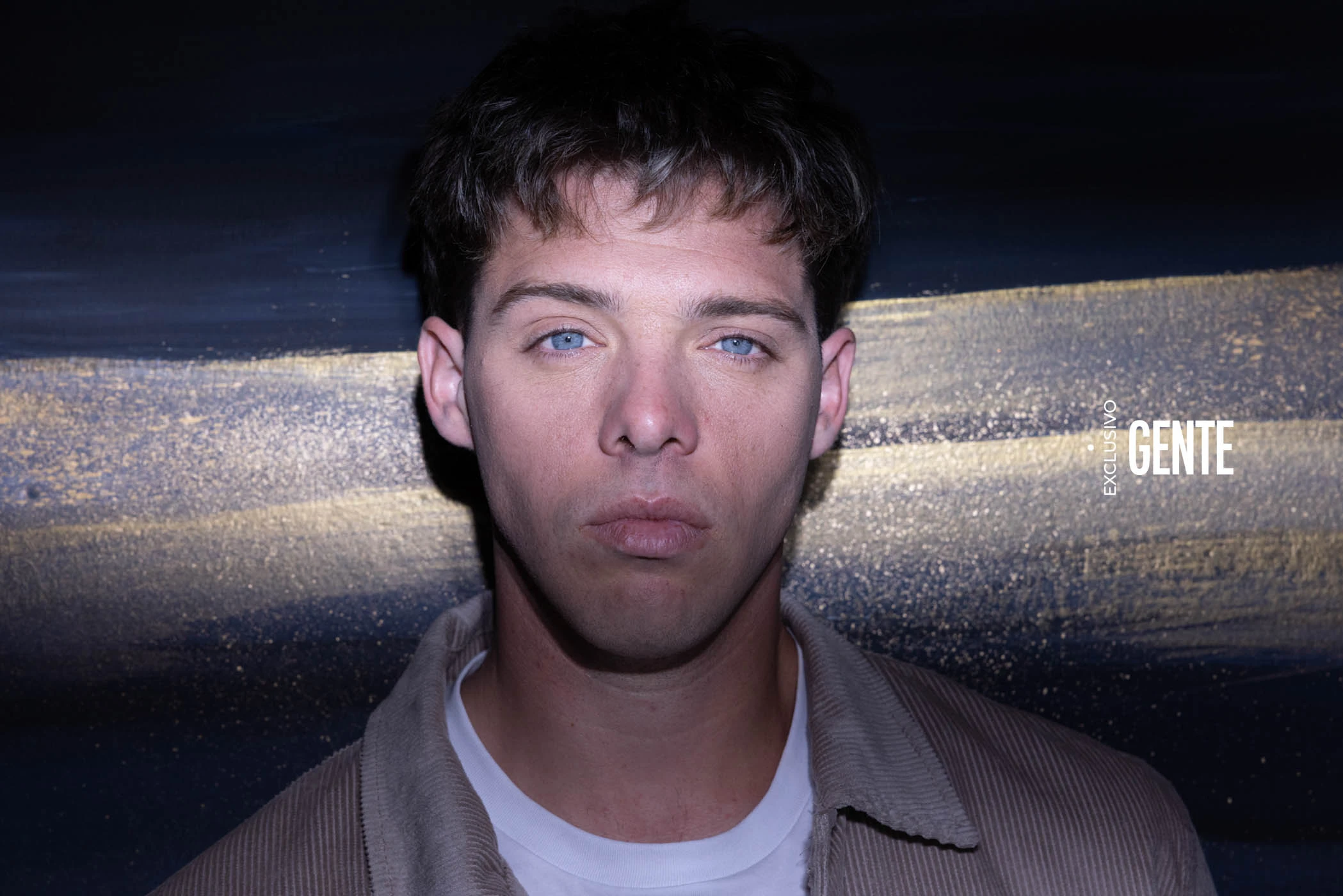 “En este proceso hubo mucho de eso de ponerme en modo esponja y absorber todo lo que tenían para enseñarme los productores, los directores, y los creadores. Dependiendo el país de la emisión que veías tenías cosas para tomar o no”.