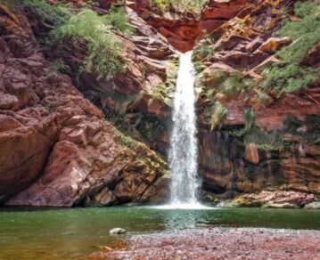El pueblo escondido que tiene una de las cascadas más lindas de la Argentina