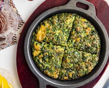 La tortilla de verduras que se hace sola: cena lista en 5 minutos