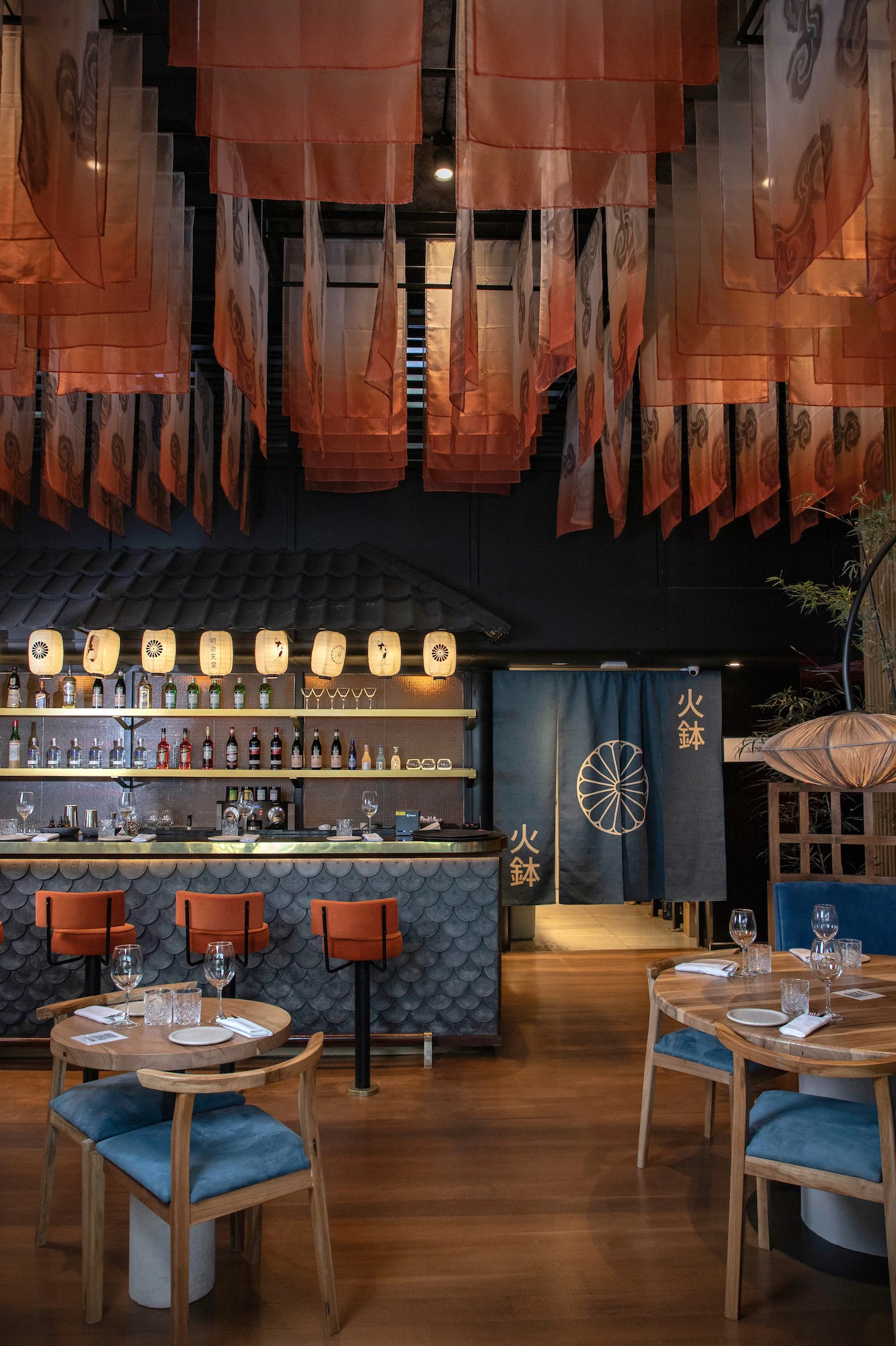 La ambientación es un aspecto a destacar en cada una de las locaciones.