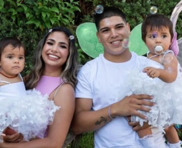 El emotivo cartel que pintaron las hijas de Daniela Celis y Thiago Medina, quien permanece en terapia intensiva