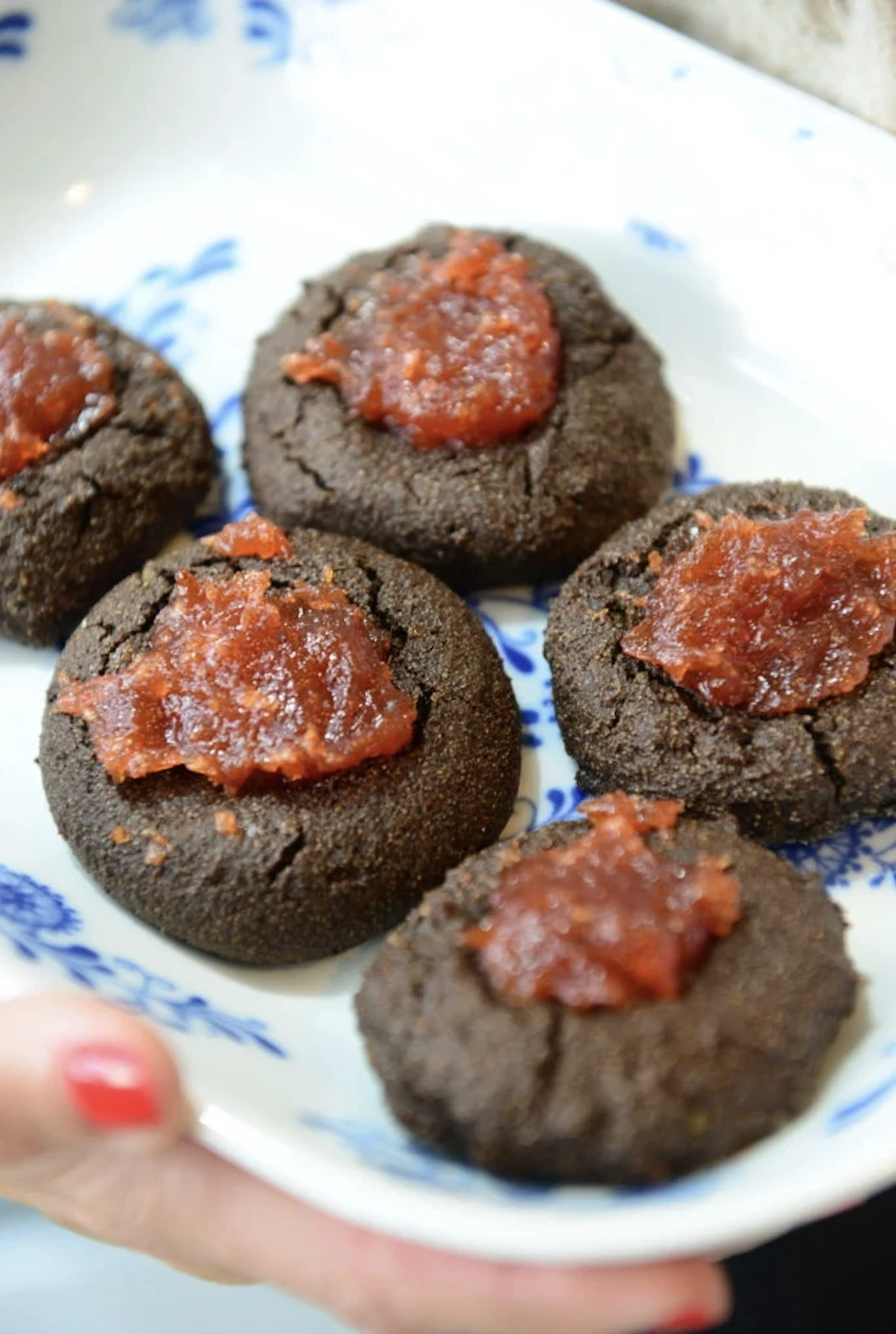 La receta de las pepas de membrillo de Mariana Brey, hecha con harina de algarroba.