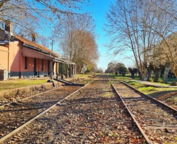 El encantador pueblo bonaerense a menos de dos horas de CABA, con parrillas famosas y algunos de los mejores asados de Buenos Aires