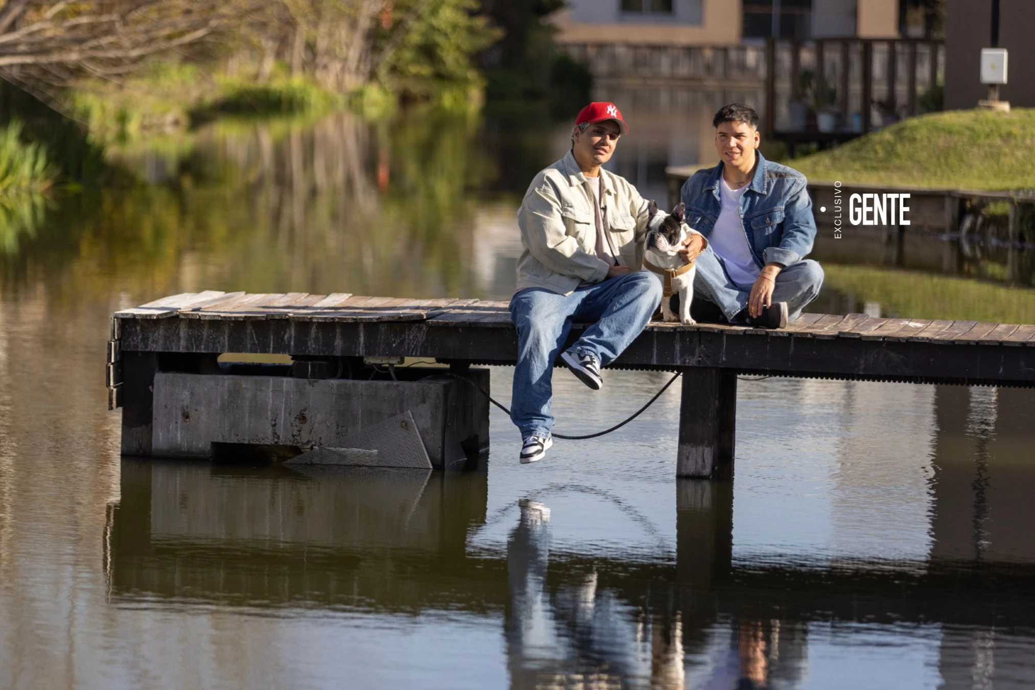 La pareja, posa enamorada para Revista GENTE. 
