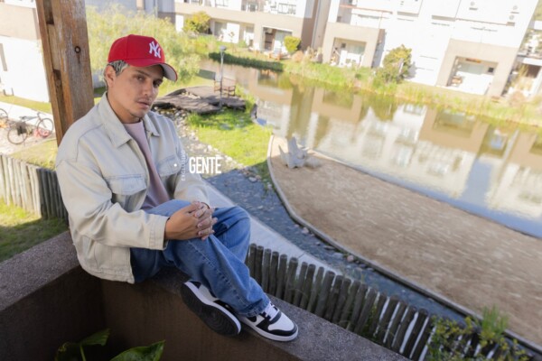 La ficha técnica de Kennys: Tiene 40 años, es de Aries, su color favorito es el negro, tiene 1.8 millones de seguidores en Instagram, estuvo en varios realitys y su amiga más famosa es Wanda Nara.
