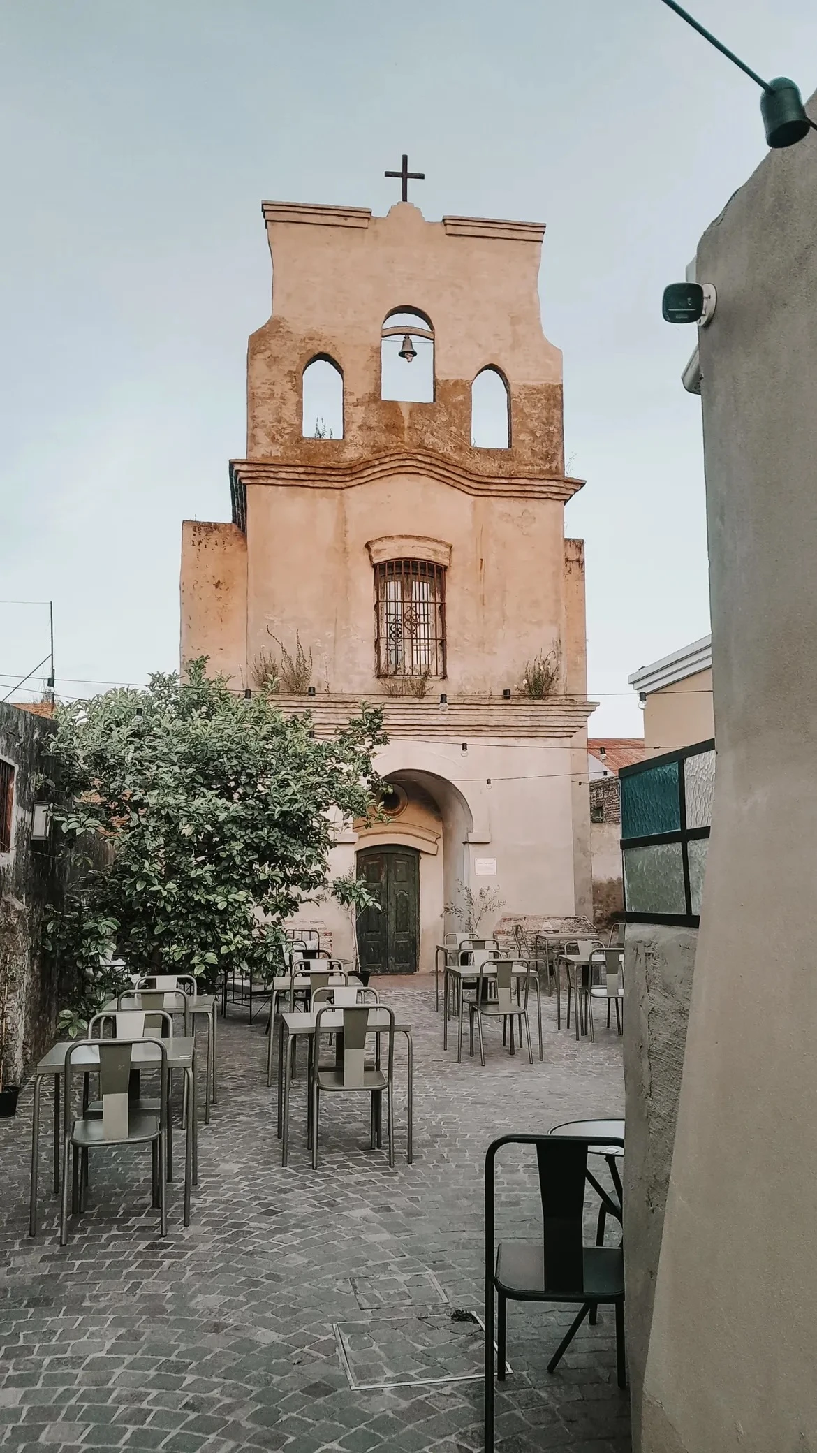 Un café en un entorno inigualable con aire a Toscana italiana.
