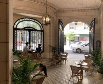 Cómo es Palacio Basavilbaso, la cafetería de Recoleta que revive la Belle Époque