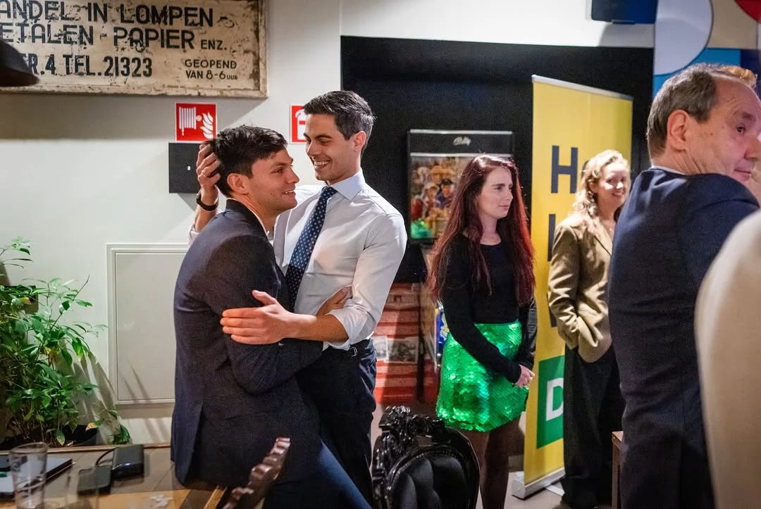 La pareja se mostró feliz en el búnker.