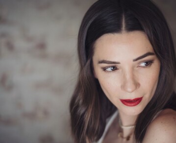 Mica Breque hoy: entre lo que significó rodar con pingüinos y "gigantes de Hollywood", cómo la transformó el amor y "la más difícil" despedida familiar