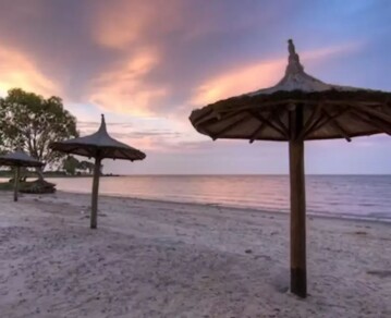 El pueblo bonaerense con playa y deportes acuáticos a solo dos horas de CABA, ideal para el próximo fin de semana largo