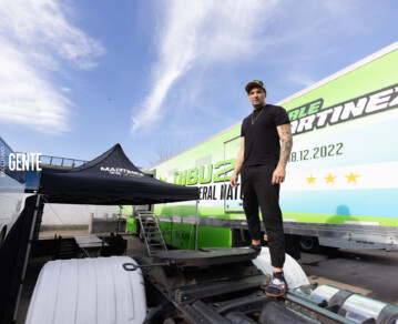 Alejandro Martínez: así es el impactante motorhome "3 estrellas" y de 90 metros cuadrados del hermano del Dibu, en el que vive cuando viaja a competir como piloto