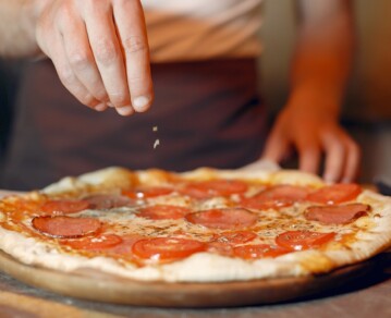 Cómo hacer una pizza perfecta: el secreto para que la masa casera quede esponjosa pero crocante