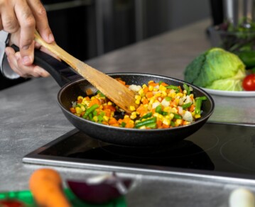 Cómo elegir la sartén ideal para cocinar carnes, vegetales o panqueques