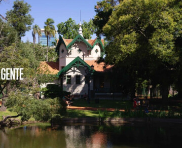 Cómo es el "café oculto" ubicado en una casona histórica reciclada en el medio de los Bosques de Palermo y cuánto sale su menú