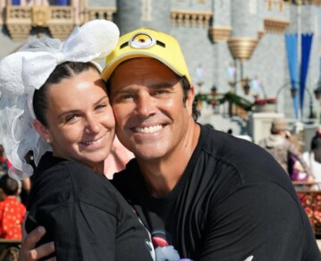 Las fotos de la luna de miel de Matías Alé y Martina Vignolo en Disney: looks combinados, personajes clásicos y mucho amor