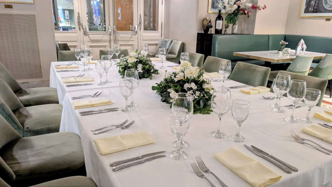 Cada visita se convierte así en un recorrido que combina patrimonio, cultura y gastronomía de excelencia