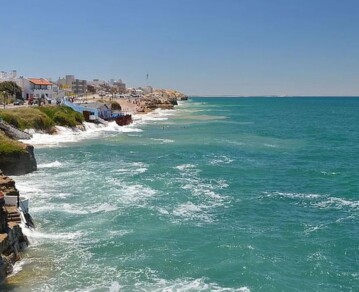 El pueblo argentino con las playas más cristalinas ideal para veranear en familia