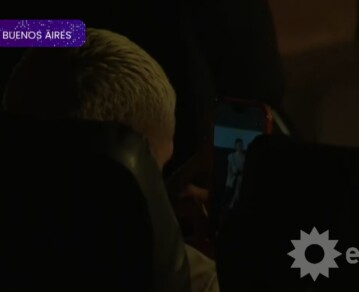 Mauro Icardi tomó el celular durante una conferencia de prensa de la China Suárez y lo que comenzó a hacer quedó registrado en vivo por las cámaras