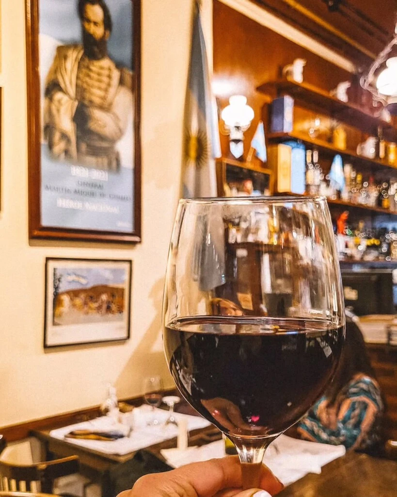 El Café de Marco le gana al olvido y, al reabrir sus puertas, permite a los visitantes realizar un verdadero viaje al pasado.