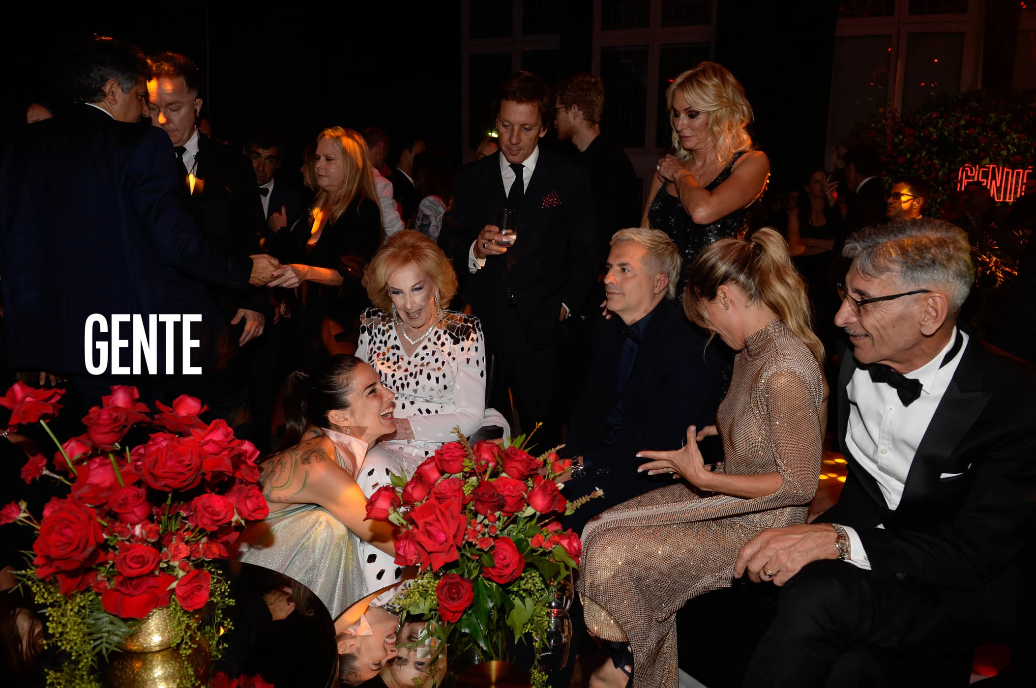 Todas las celebridades juntas.