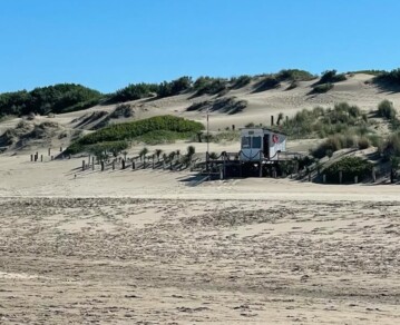 Macabro hallazgo de un frasco con restos humanos en la Costa Argentina: investigan si se trata de un ritual umbanda
